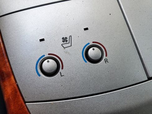 Used 2005 Toyota Avalon image 23