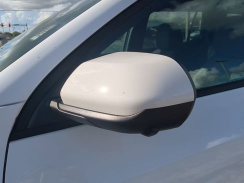 New 2025 Chevrolet Equinox LT w/ Convenience Package II image 12