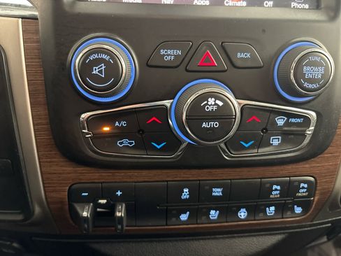 Used 2016 RAM 2500 Laramie AWD/4WD image 32