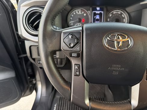 Used 2019 Toyota Tacoma TRD Sport w/ Technology Package RWD image 19