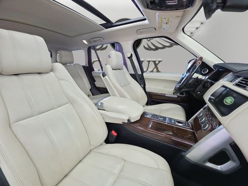 Used 2017 Land Rover Range Rover HSE image 15