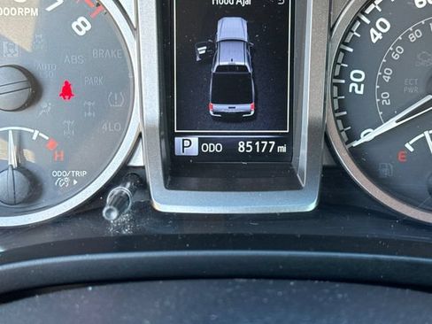 Used 2017 Toyota Tacoma Limited w/ Tow Package AWD/4WD image 19