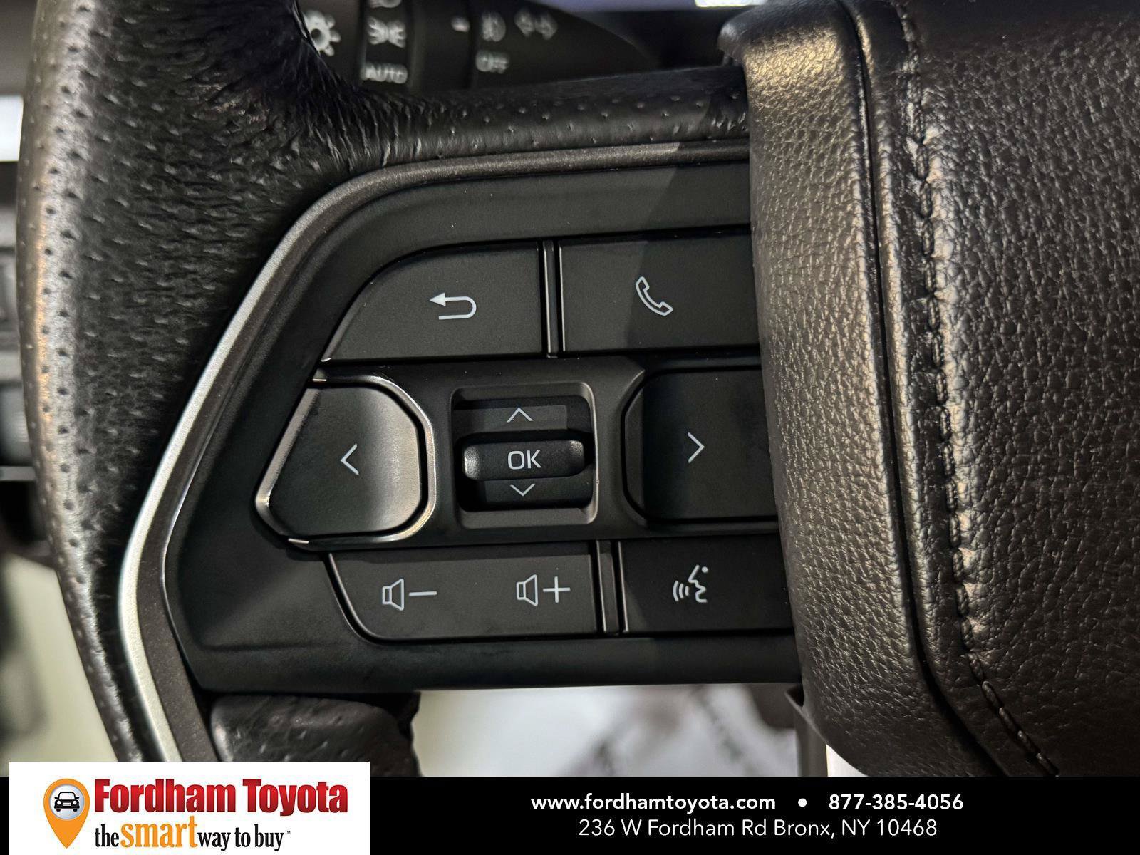 Used 2024 Toyota Tacoma TRD Off-Road AWD/4WD image 21
