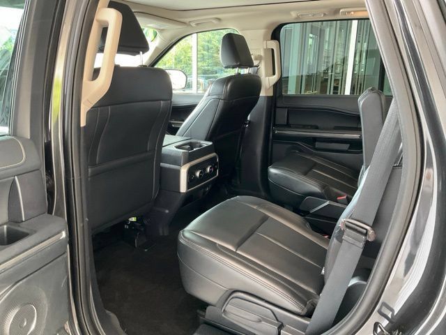 Used 2022 Ford Expedition XLT AWD/4WD image 17