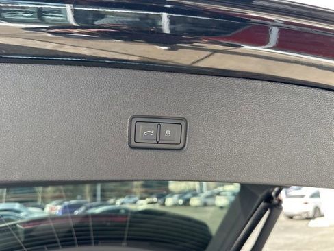 New 2025 Audi RS Q8 performance image 17