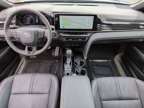Used 2025 Toyota Camry XSE FWD image 29