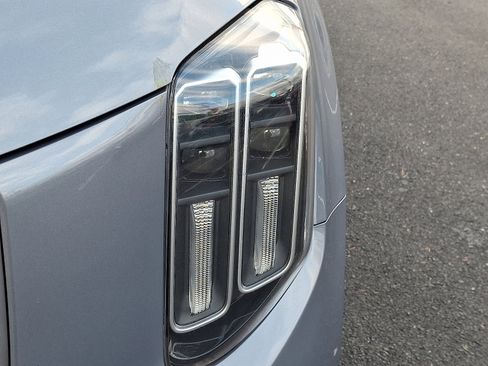 Used 2023 Kia Telluride EX image 9