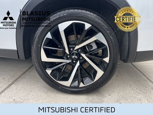 Used 2024 Mitsubishi Outlander 4WD Plug-In Hybrid image 16