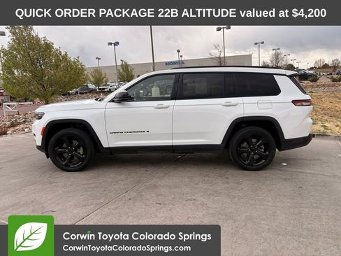 Used 2021 Jeep Grand Cherokee L Laredo image 4