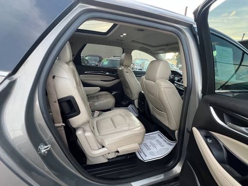 Used 2018 Buick Enclave Essence AWD/4WD image 10