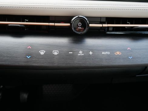 Certified 2023 Nissan Ariya AWD image 32