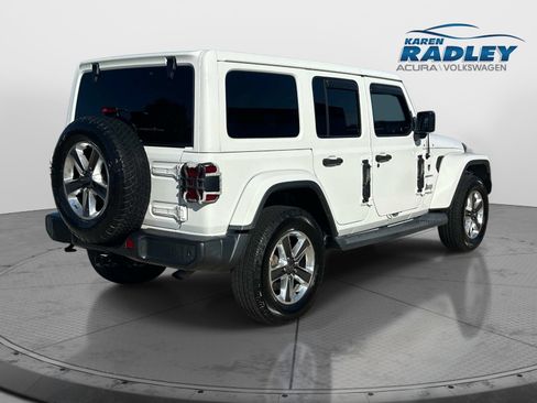 Used 2019 Jeep Wrangler Unlimited Sahara AWD/4WD image 2
