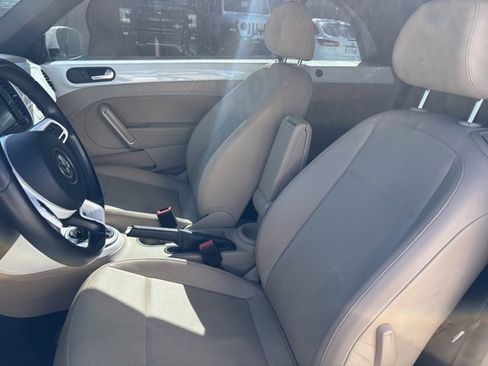 Used 2018 Volkswagen Beetle 2.0T S w/ Style & Comfort Package image 6