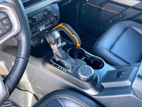 Used 2023 Ford Bronco Badlands image 16