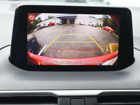 Used 2017 MAZDA MAZDA3 Sport FWD image 16