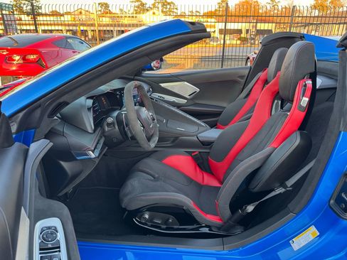 Used 2025 Chevrolet Corvette Stingray Premium Conv w/ Z51 Performance Package image 19