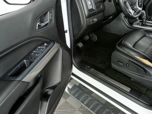 Used 2018 GMC Canyon Denali image 7