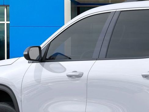 New 2025 Chevrolet Traverse LT w/ Driver Confidence Package image 13