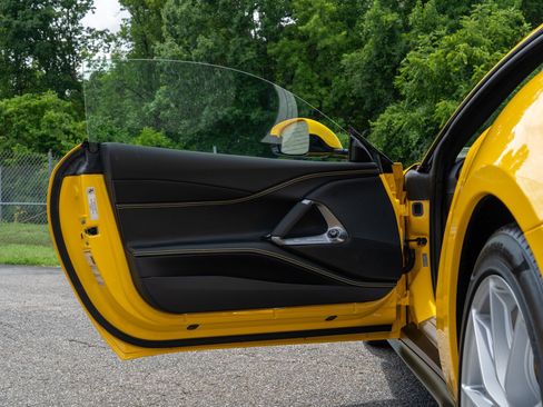 Used 2019 Ferrari 812 Superfast RWD image 27