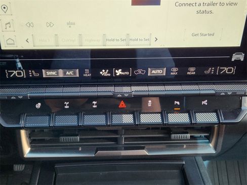 New 2024 GMC Hummer EV 2X w/ Extreme Off-Road Package image 13