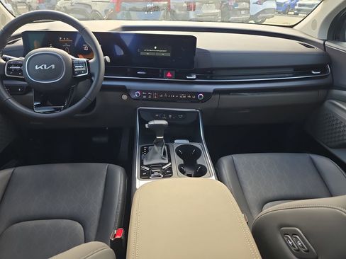 New 2026 Kia Carnival EX FWD image 13