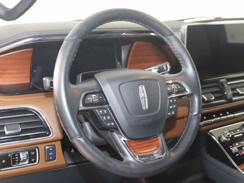 Used 2023 Lincoln Navigator Reserve image 6