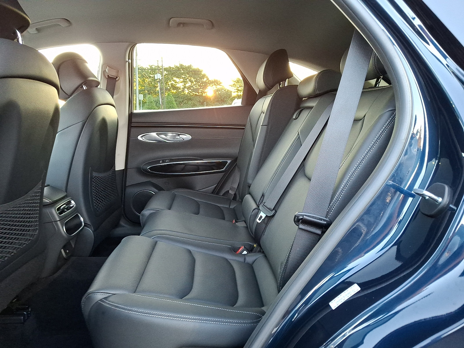 Used 2022 Genesis GV70 2.5T AWD/4WD image 10