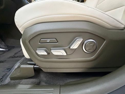 Used 2025 Hyundai Santa Fe Calligraphy image 19