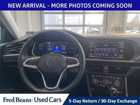 Used 2024 Volkswagen Jetta SE image 10