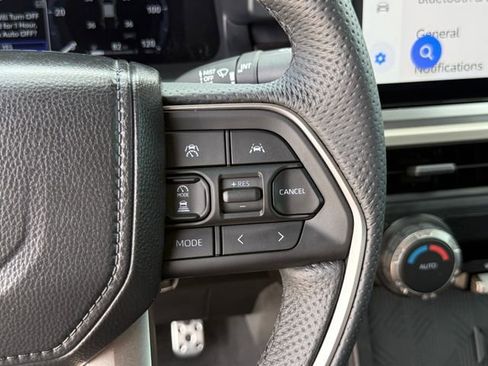 Used 2025 Toyota Tacoma TRD Sport AWD/4WD image 19