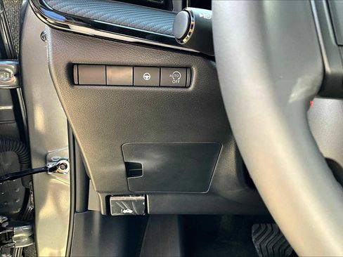 New 2025 Nissan Kicks SR image 15