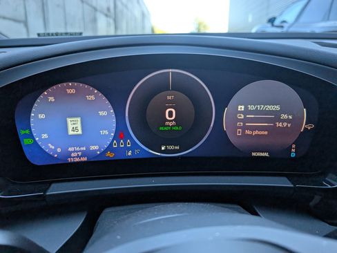 Used 2025 Porsche Macan Electric image 37