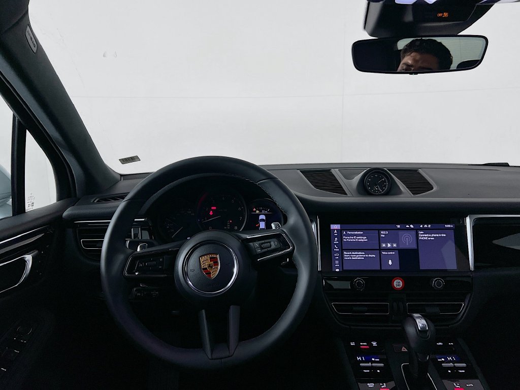 Certified 2026 Porsche Macan AWD/4WD image 25