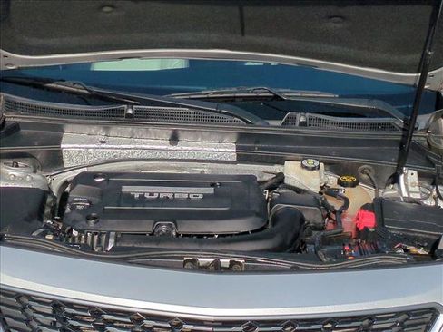 Used 2019 Cadillac XT4 Luxury w/ Cold Weather Package image 21