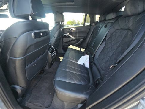 Used 2025 BMW X6 xDrive40i AWD/4WD image 8