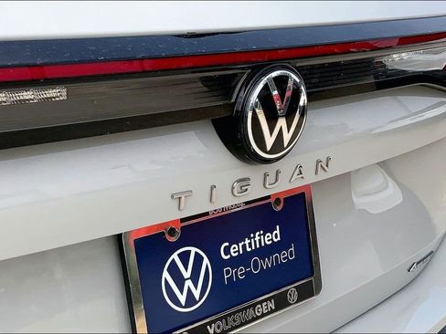 Used 2025 Volkswagen Tiguan SEL R-Line AWD/4WD image 8