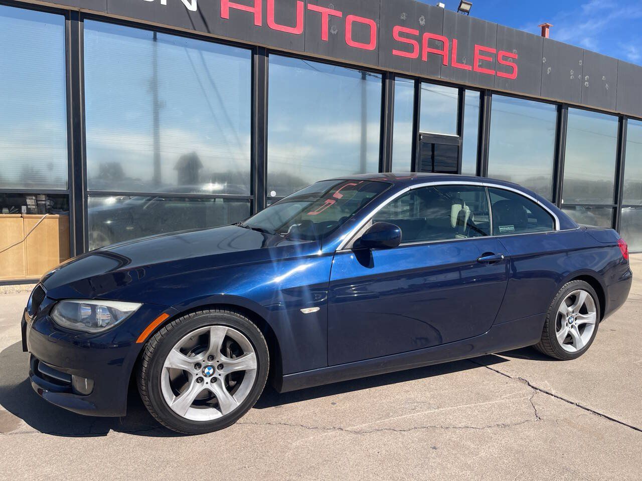 Used 2013 BMW 335i Convertible RWD image 3