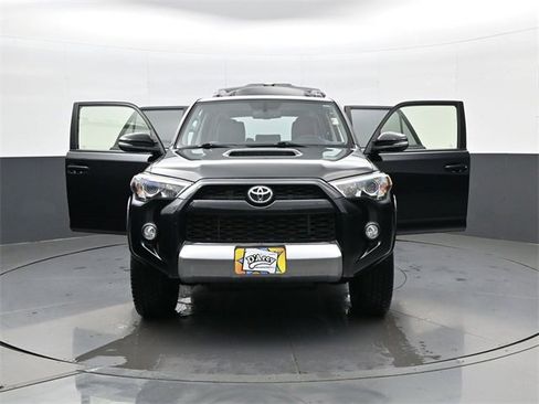 Used 2018 Toyota 4Runner TRD Off-Road Premium image 31