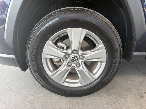 Certified 2025 Toyota RAV4 XLE AWD/4WD image 9
