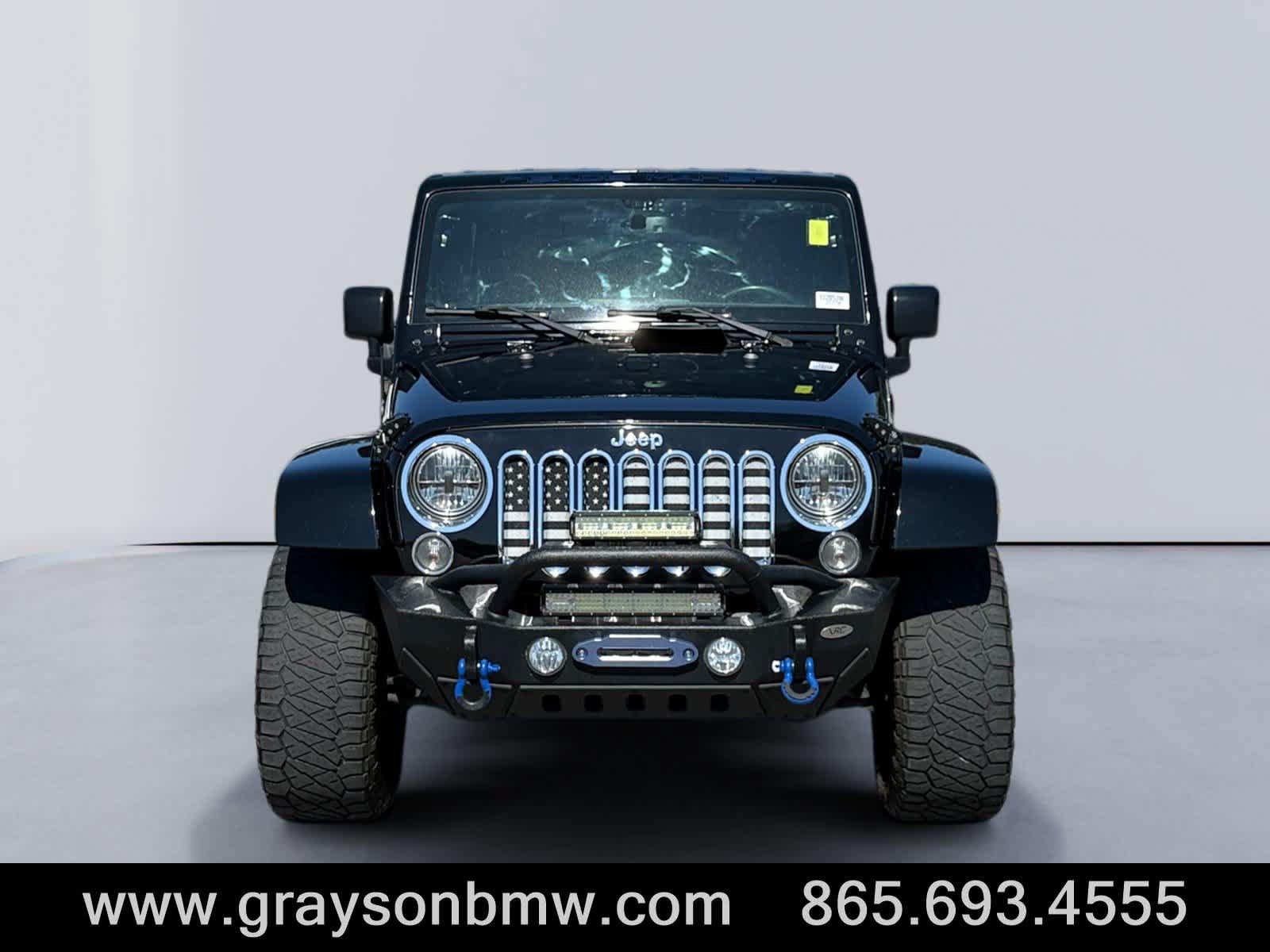 Used 2015 Jeep Wrangler Unlimited Sahara w/ Connectivity Group AWD/4WD image 8