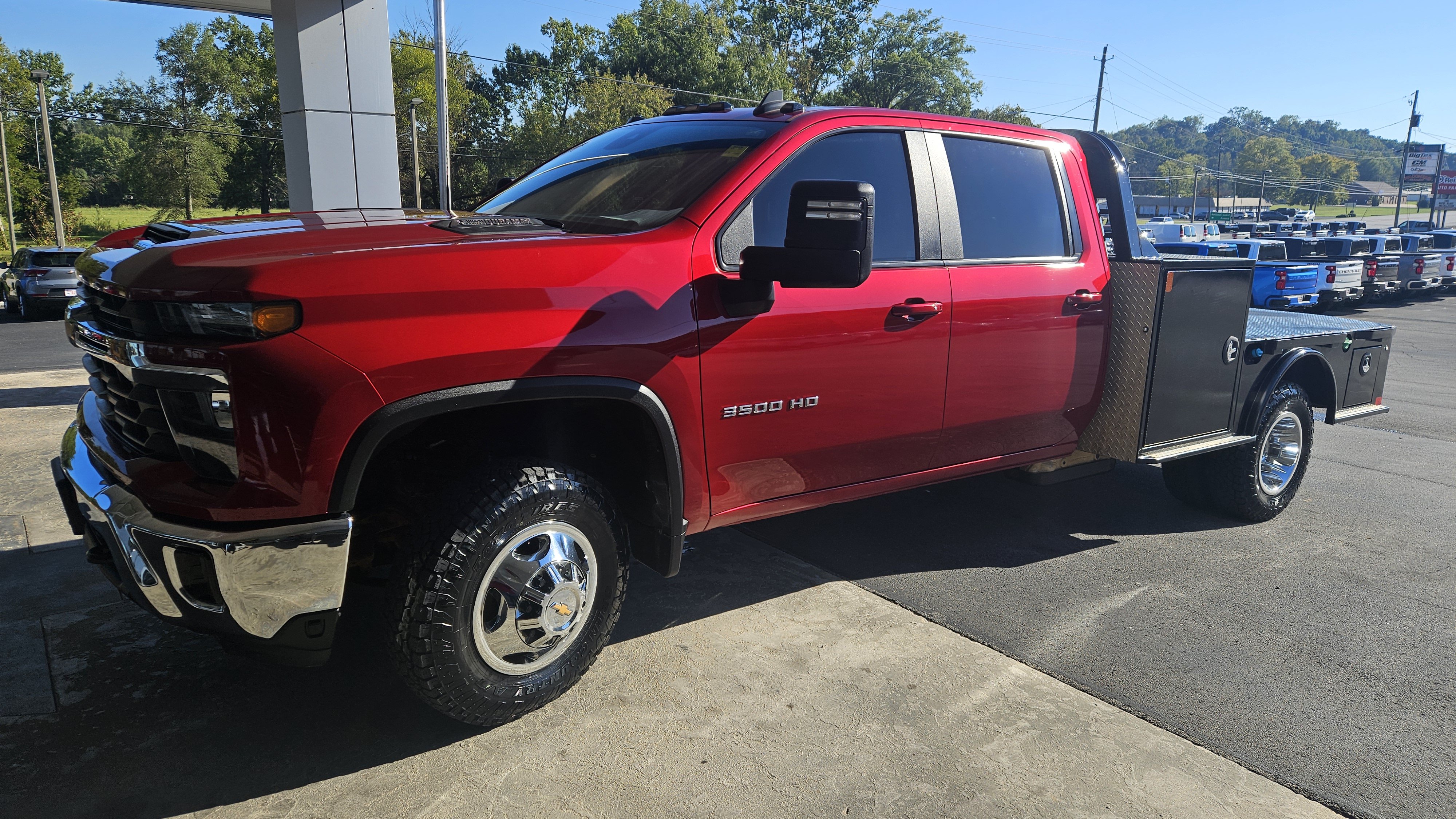 Used 2024 Chevrolet Silverado 3500 LT w/ Convenience Package AWD/4WD image 1