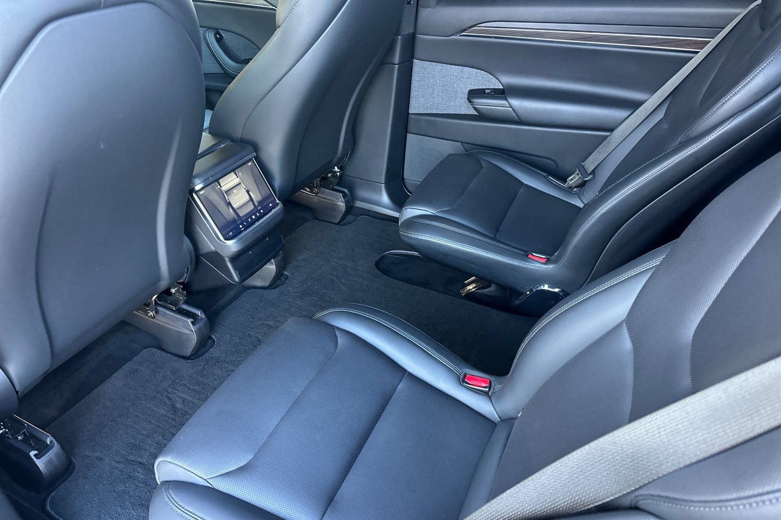 Used 2023 Tesla Model X AWD/4WD image 11