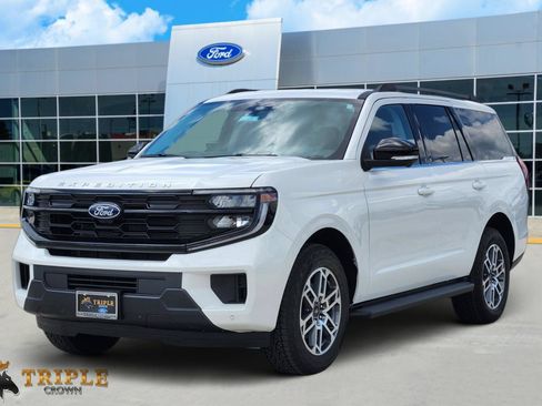 New 2026 Ford Expedition Active AWD/4WD image 2