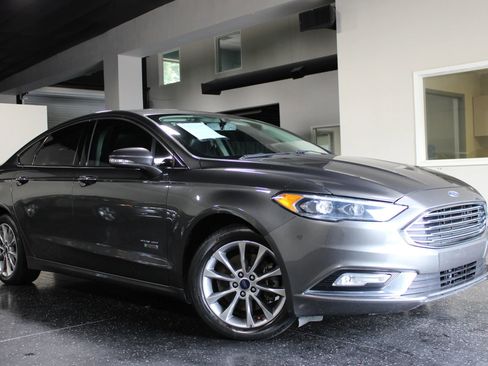 Used 2017 Ford Fusion Energi Titanium FWD image 1