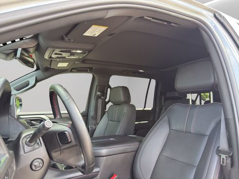 Used 2023 Chevrolet Suburban RST w/ Luxury Package AWD/4WD image 5
