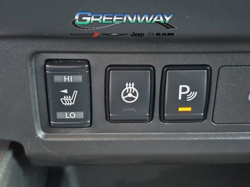 Used 2026 Nissan Frontier SV w/ SV Convenience Package RWD image 17