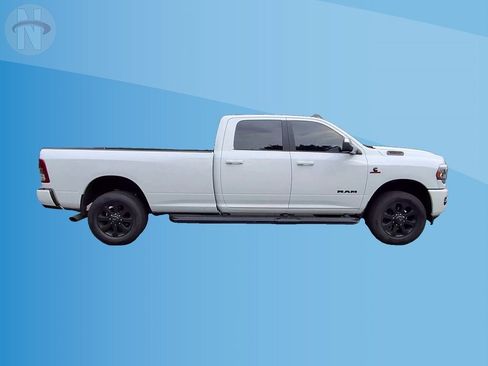 Used 2022 RAM 3500 Big Horn w/ Night Edition AWD/4WD image 9