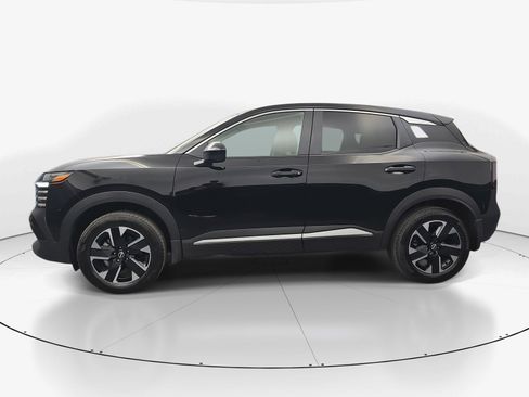 Used 2025 Nissan Kicks SV AWD/4WD image 5