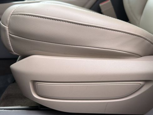 Used 2021 Lincoln Corsair AWD image 14