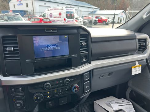 New 2026 Ford F550 4x4 Regular Cab Super Duty w/ XLT Value Package image 20